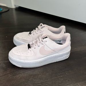 Nike Air Force 1 Sage Low (Barely Rose)